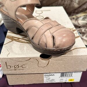 b.o.c. Women's Taupe Leather Clogs